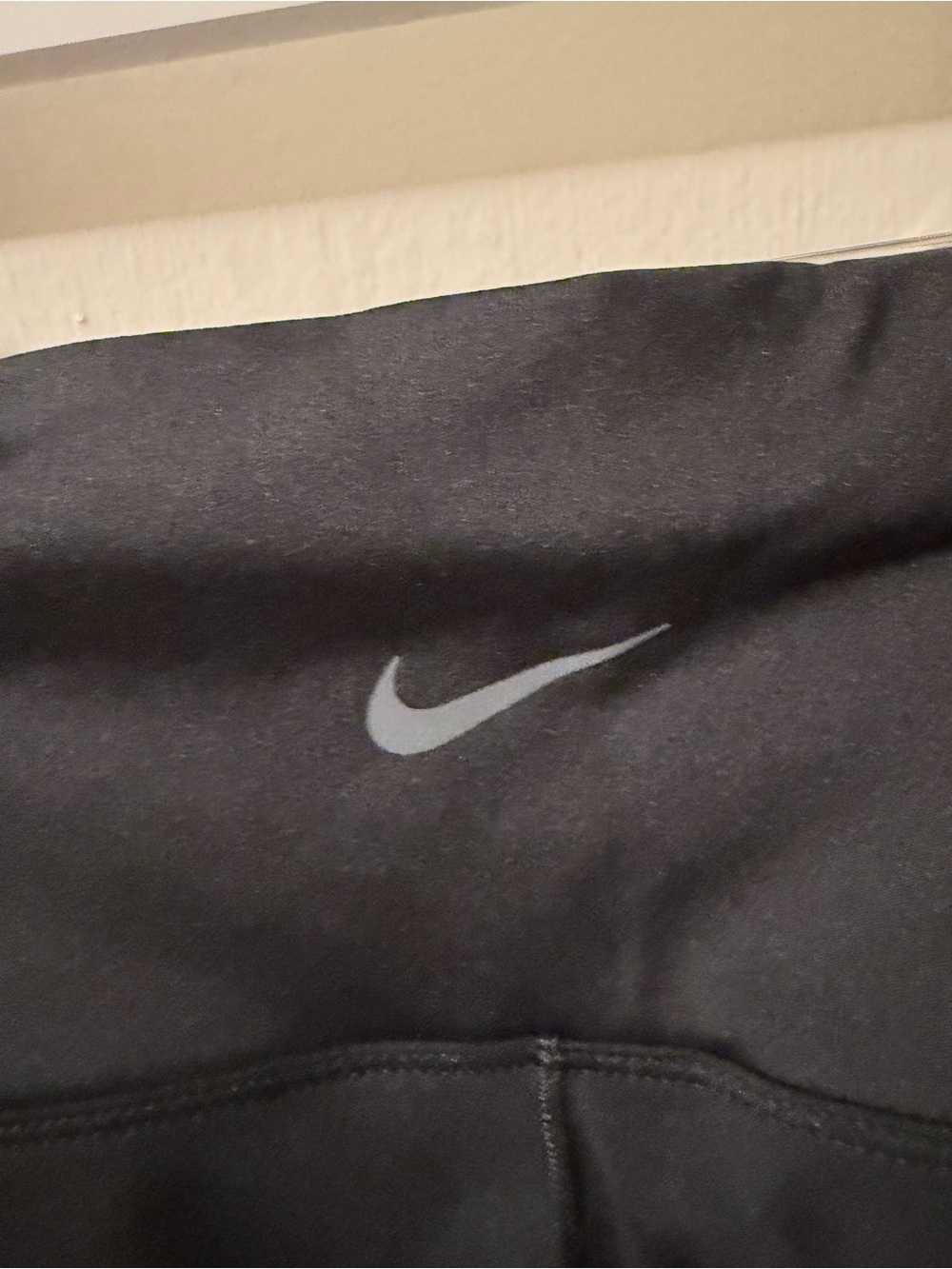 Nike Black Women’s Dri-Fit High Waisted Capri Leggings Sz M Run Sporting Casual - Picture 4 of 10